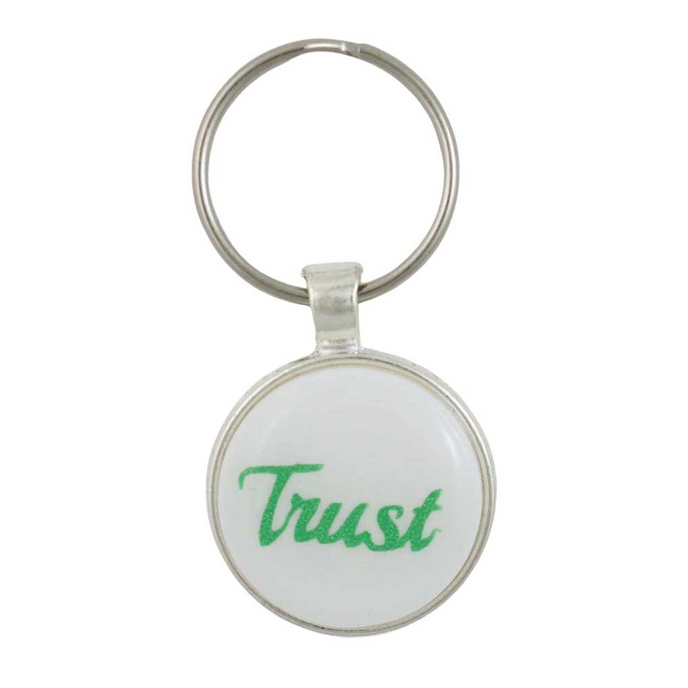 Keychain with trust in green on a white background - Lilylin Designs