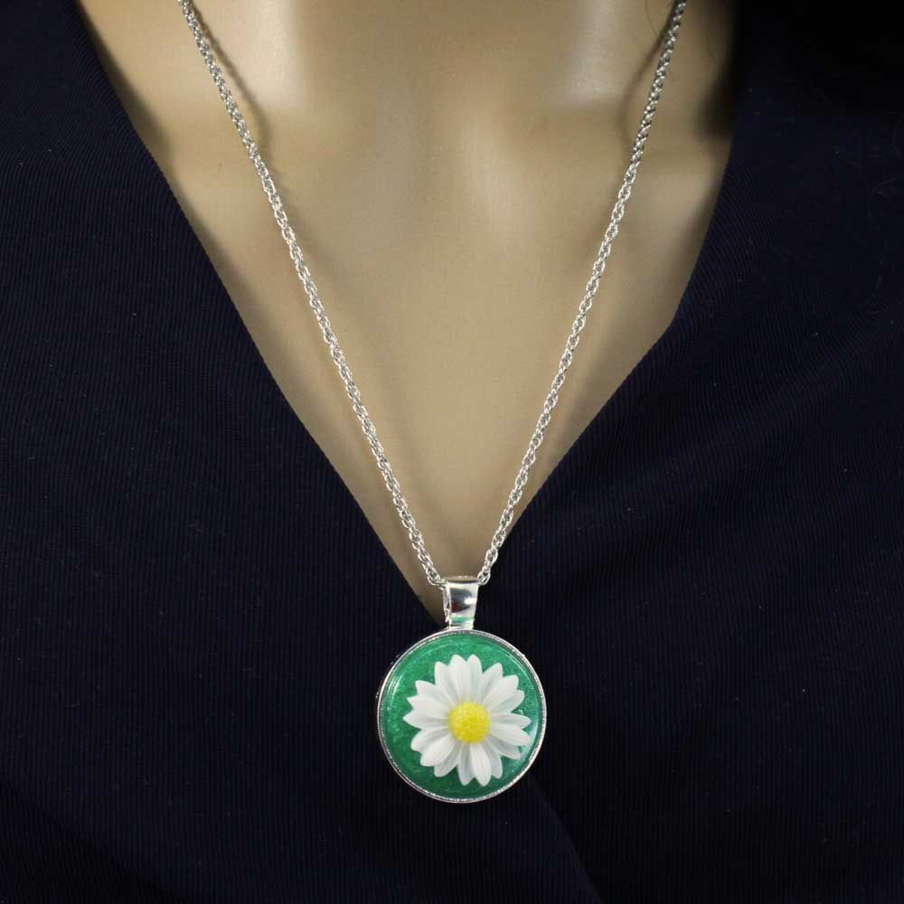 Handcrafted Daisy Necklaces in 8 Bold Colors - Lilylin Designs