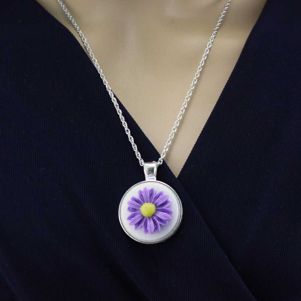 Model with Handcrafted Assorted Color Daisy Necklace - Lilylin Designs