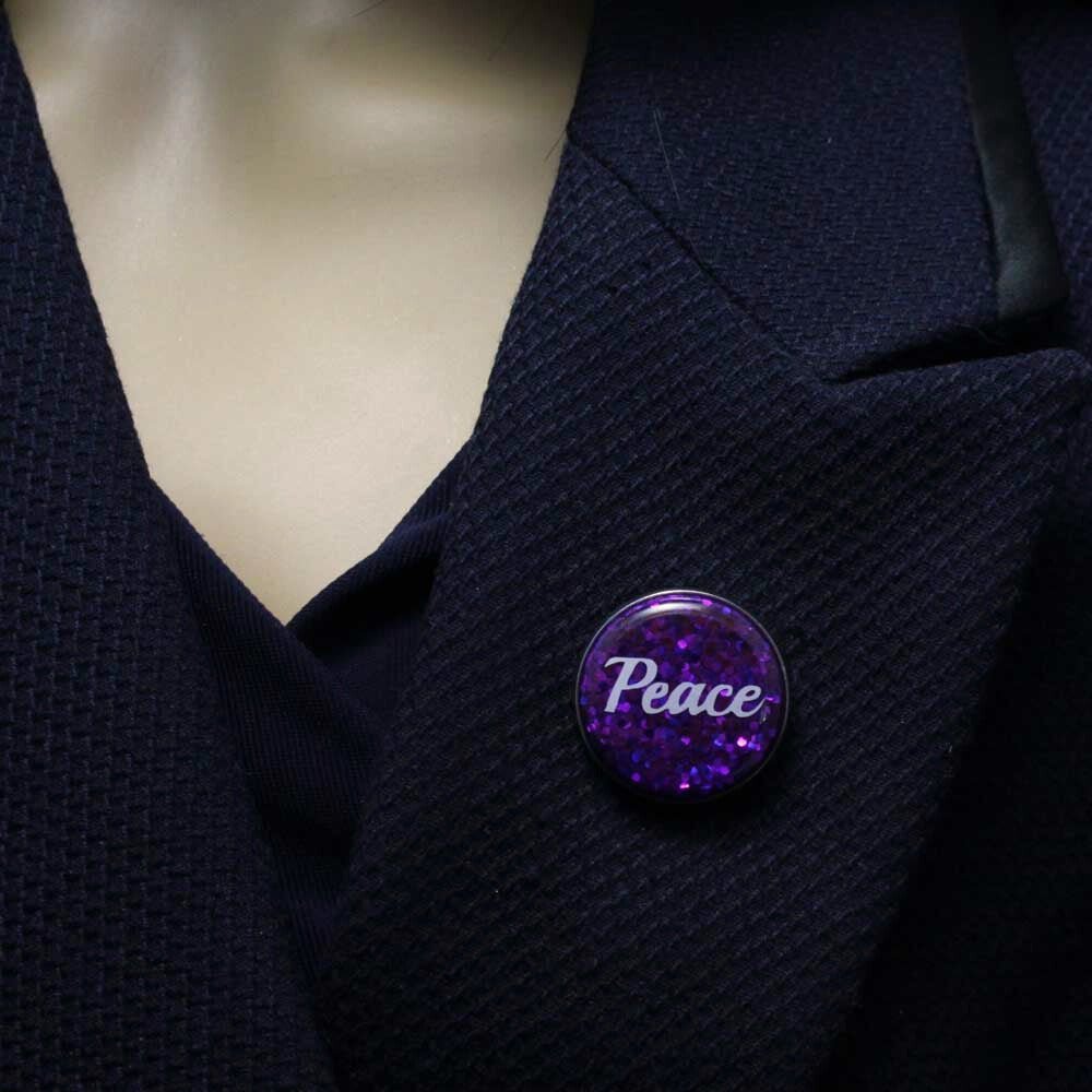 Inspirational Disc with White Peace Lapel Pin - Lilylin Designs