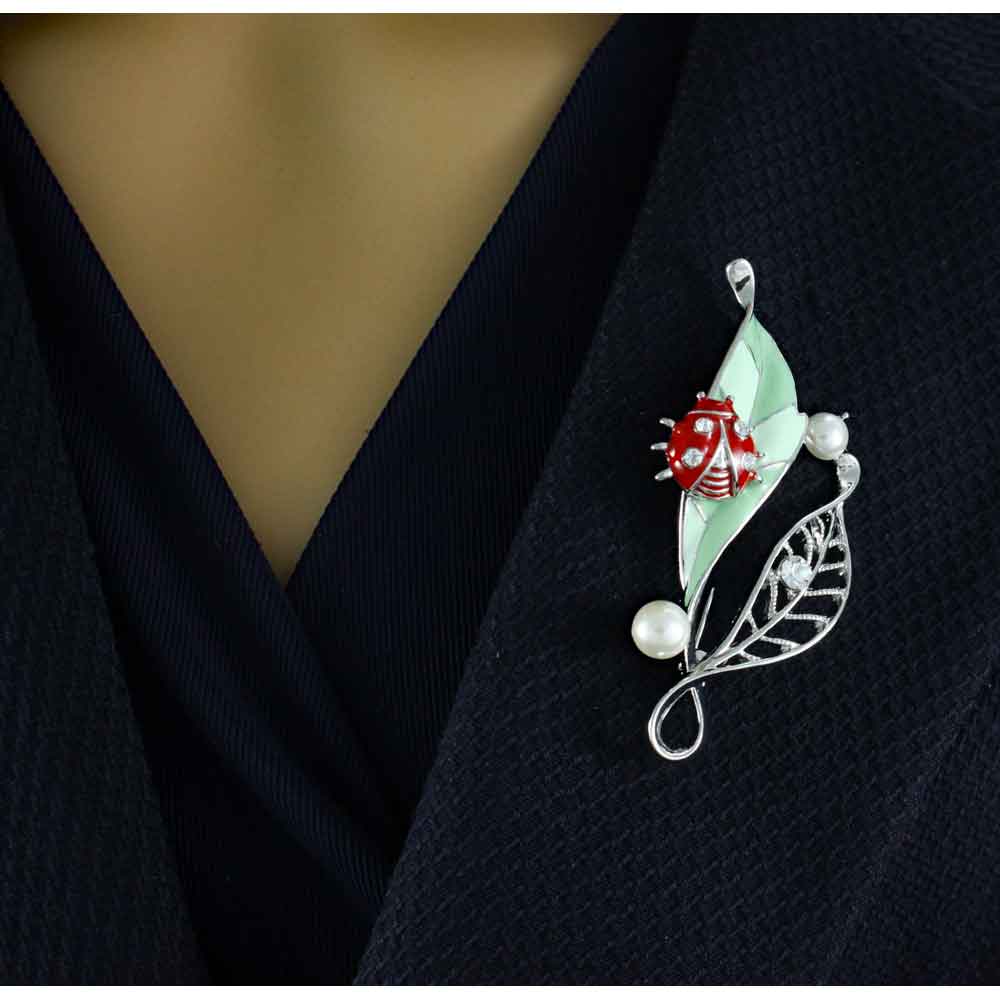 Green Leaf with Red Ladybug Brooch Pin - PRL162 - Lilylin Designs