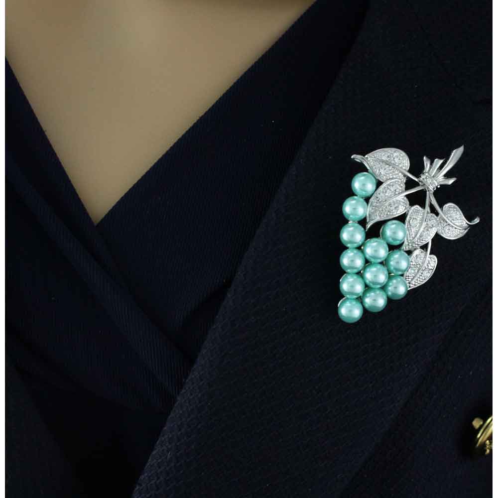 Green Pearl Grapes with Crystal Leaves Brooch Pin - PRP034GN - Lilylin Designs