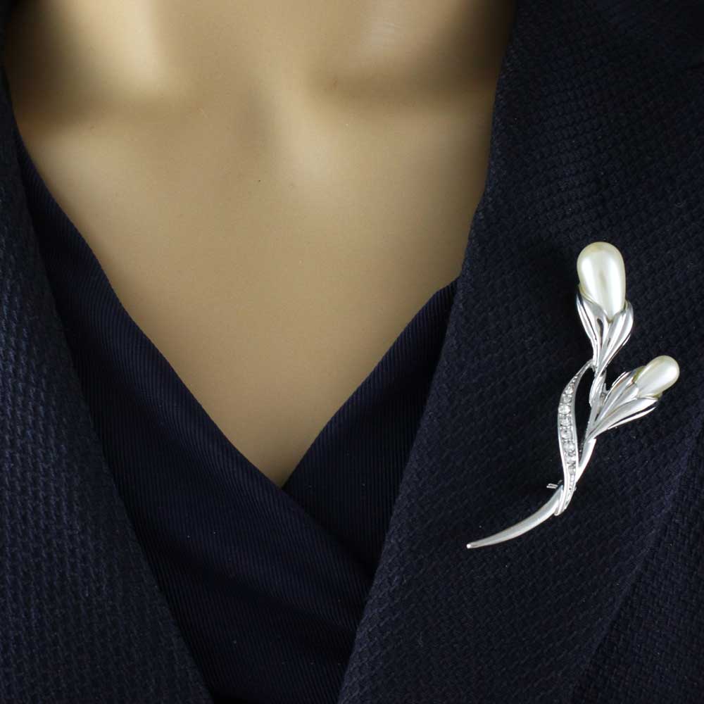 White Pearl Flower Buds with Crystal Leaf Brooch Pin - PRP404 - Lilylin Designs