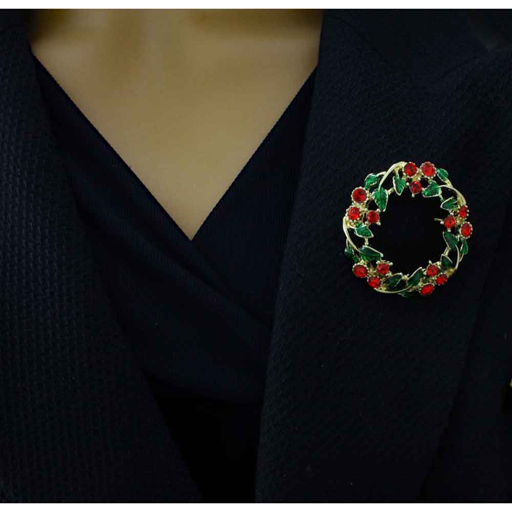 Green Leaves and Red Berries Christmas Wreath Brooch Pin - XP621 - Lilylin Designs